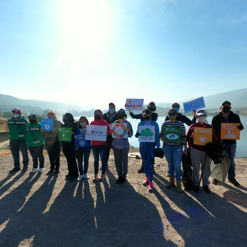 Voluntarios en la campaña de recuperación de la Sierra de San Miguelito